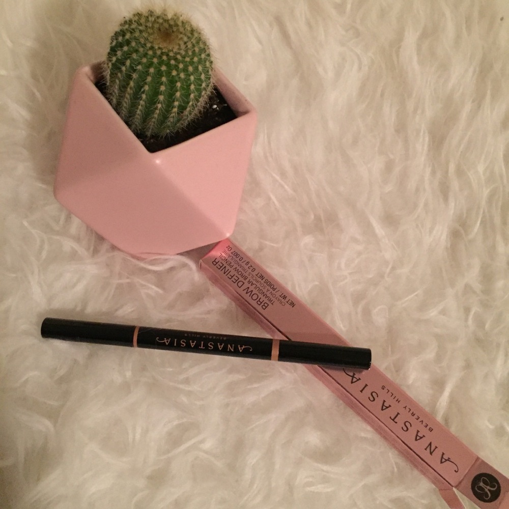 ANASTASIA BEVERLY HILLS Brow Definer - Caramel